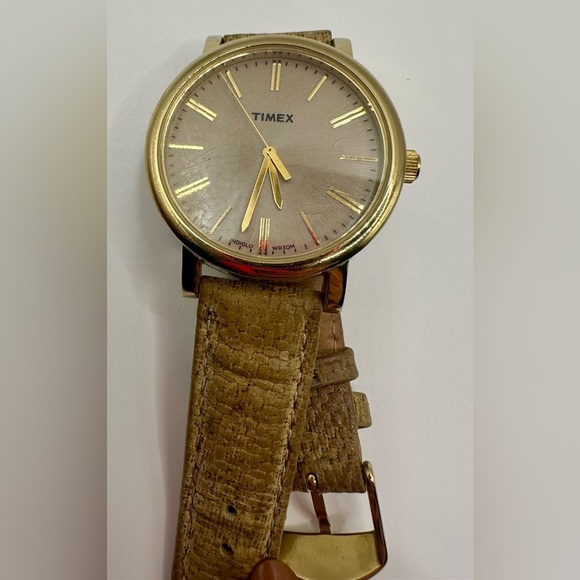 Timex Brown & Gold Toned Classy Water Resistant Wristwatch w/ Adjustable Band - Picture 2 of 7